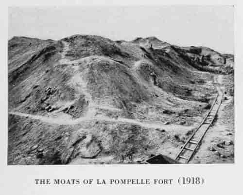 THE MOATS OF LA POMPELLE FORT (1918)