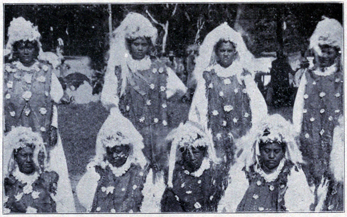 TAHITIAN WOMEN