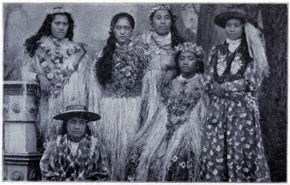 TAHITIAN LADIES