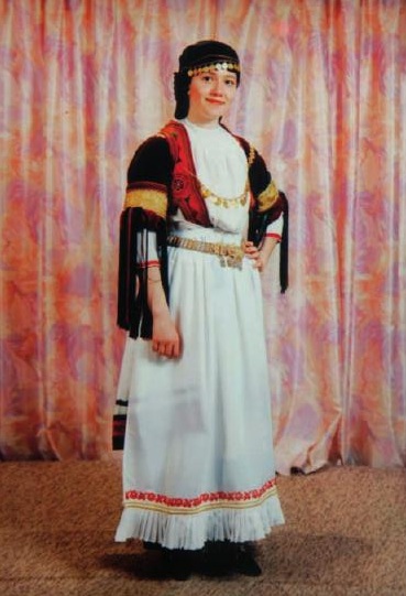 Παραδοσιακή στολή Καραγκούνας