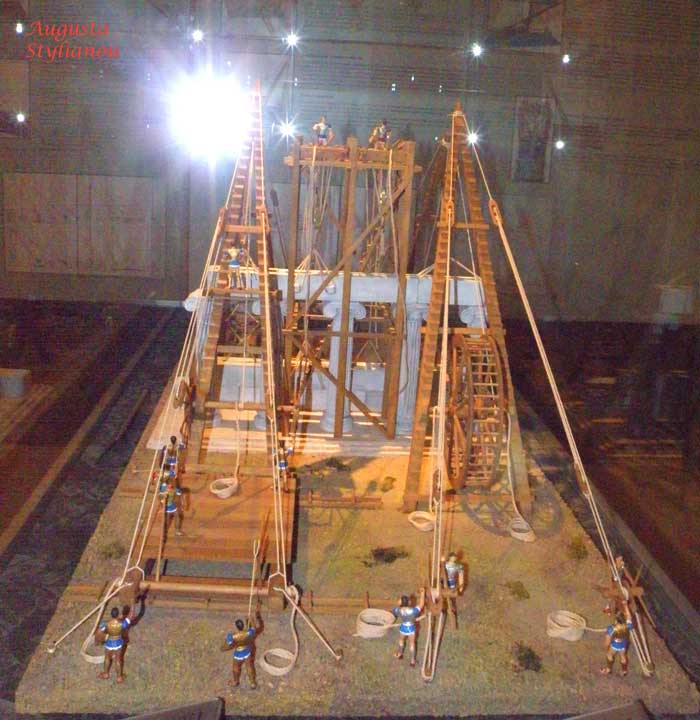 Four mast crane (scaffold)