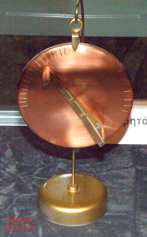 Portable disc sundial