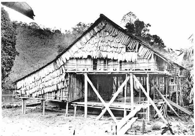 Altes Haus des Long-Glathäuptlings in Batu Sala.