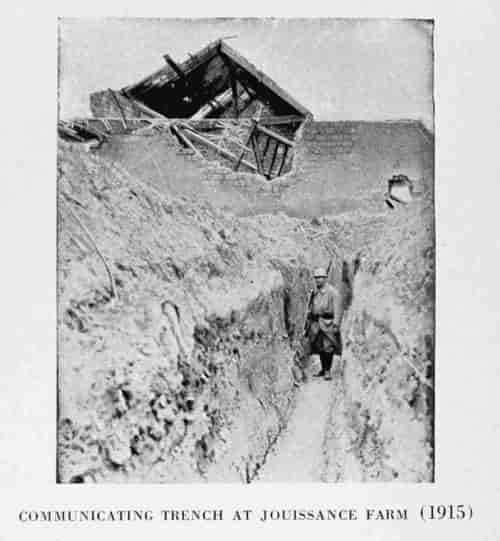 COMMUNICATING TRENCH AT JOUISSANCE FARM (1915)